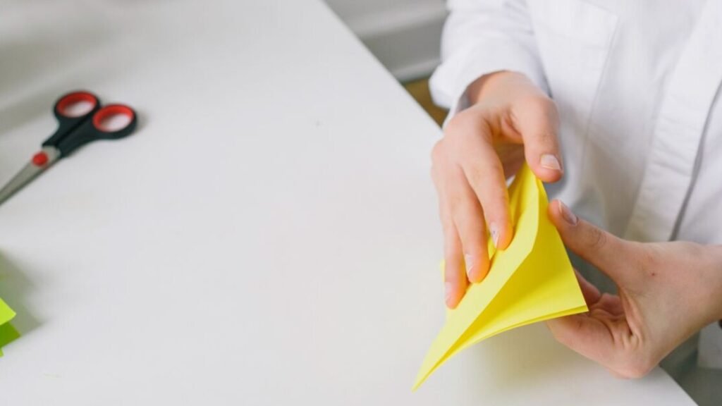 Namensschild Pyramide basteln – kostenlos als PDFs herunterladen